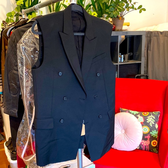 Givenchy tailored vest great closet staple - Picture 4 of 11